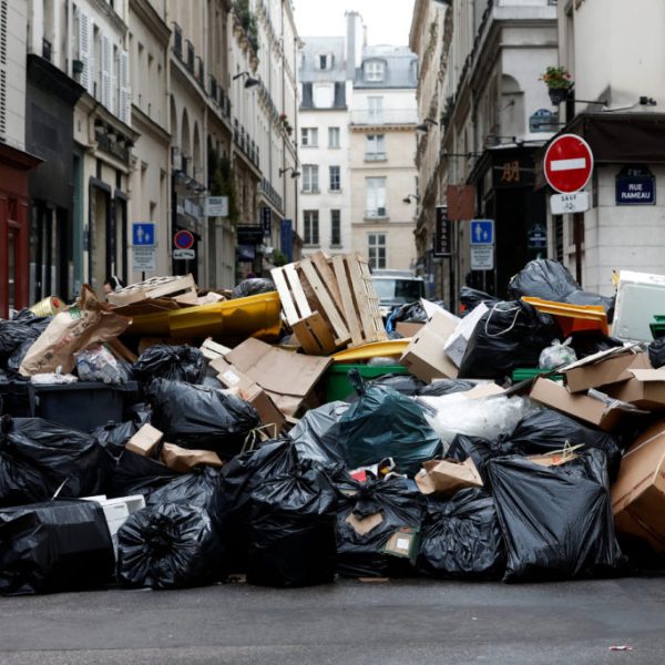 Paris Fashion Week: A Showcase of Creativity and Innovation in the Fashion Industry